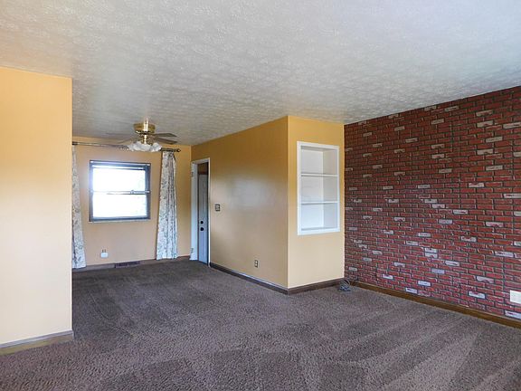 3rd image of 5225 Fullerton Dr