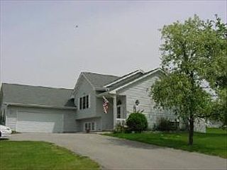 1st image of 102 Candlewick Blvd SE