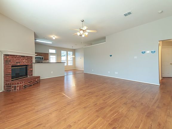 4th image of 8152 Hulen Park Cir