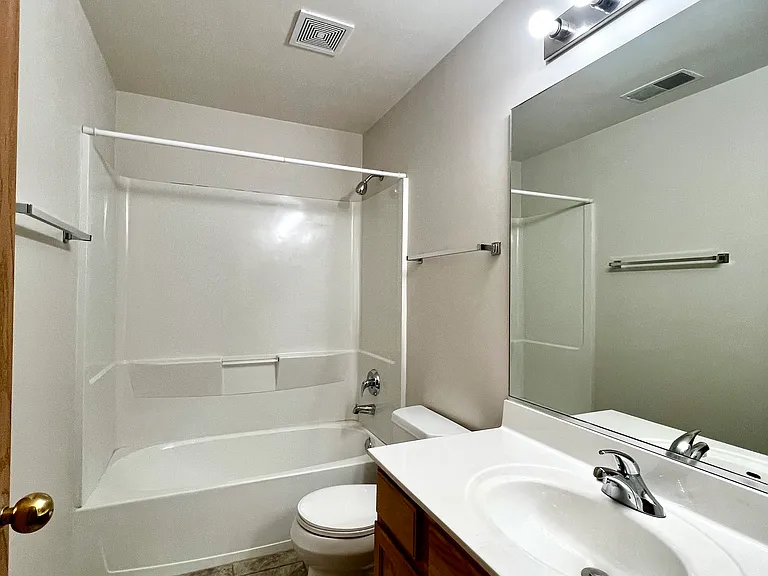 2405 Wilton Ln — Photo 16