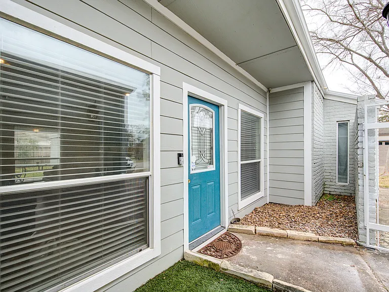 1522 S Kirkwood Rd — Photo 14