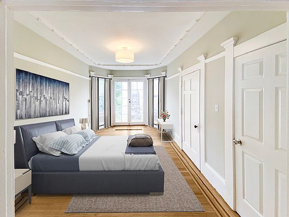 2nd image of 1360 Green St #10