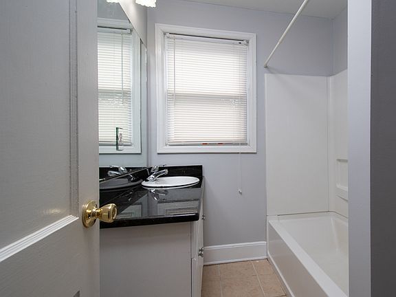 2nd image of 724 Pembroke Ave