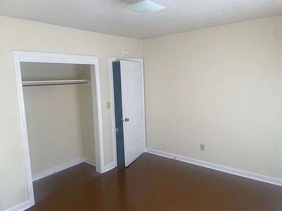 2nd image of 852 Reaves St