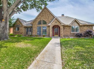 1105 Mackie Dr, Carrollton, TX 75007