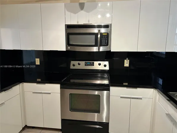 9430 Live Oak Pl, Fort Lauderdale, FL 33324