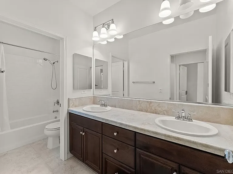 10449 Monterey Ridge Dr — Photo 18
