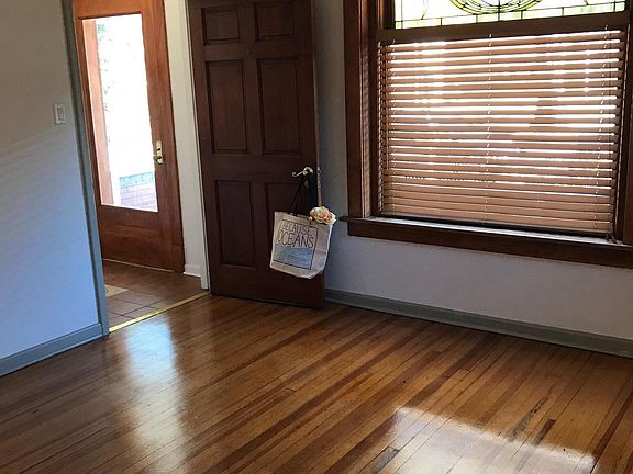 Front entrance to front porch