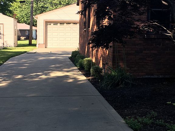 3.5 car garage
