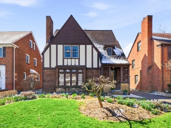 3814 Bushnell Rd, University Heights, OH 44118