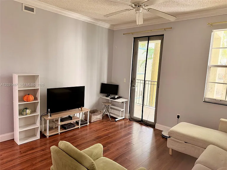 533 NE 3rd Ave #313 — Photo 9