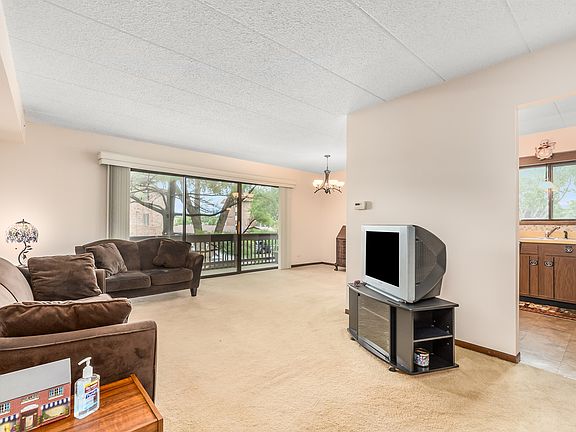 2nd image of 9550 Mason Ave APT 3