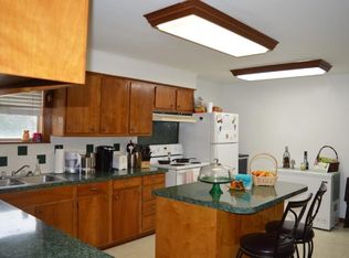 230 E 11th St, Flatonia, TX 78941