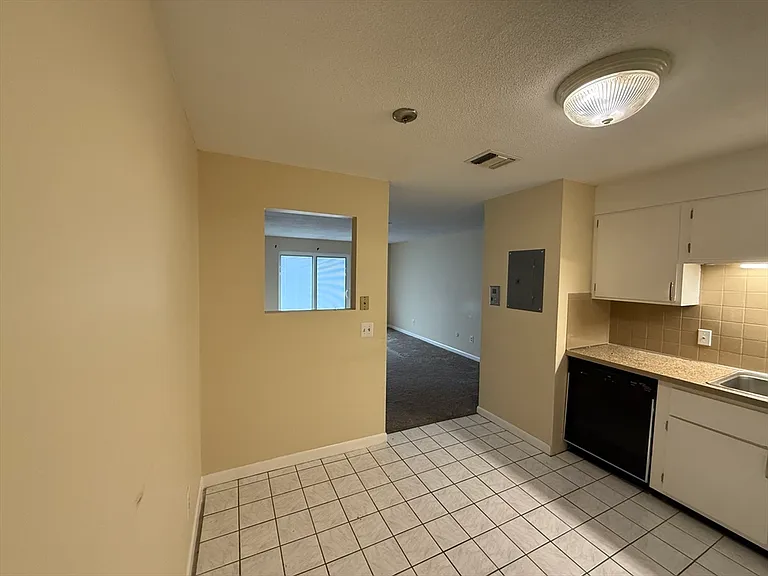 176 Maple Ave #1-31 — Photo 2