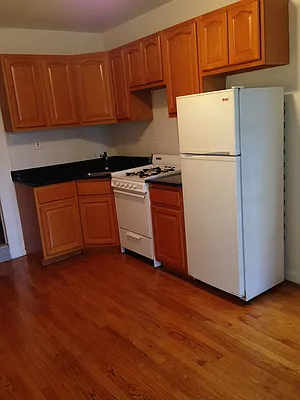 Rented by Kings Court Real Estate | media 28