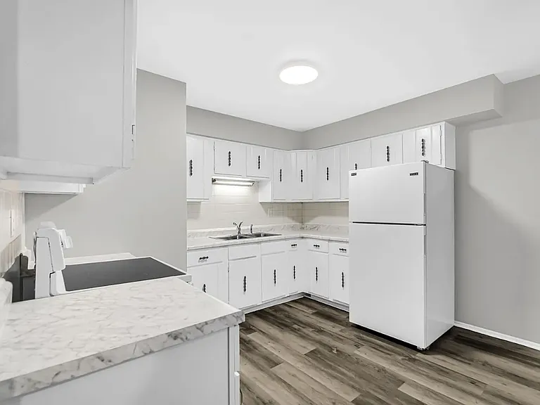 9201 Kennedy Ave #1C — Photo 2
