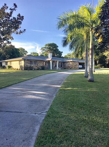 1st image of 1105 Larchmont Dr