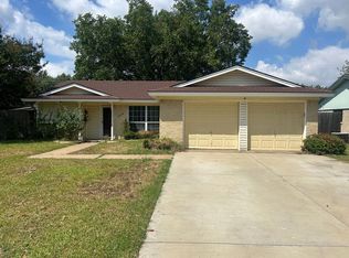 1818 Santa Rosa Ct, Grand Prairie, TX 75051