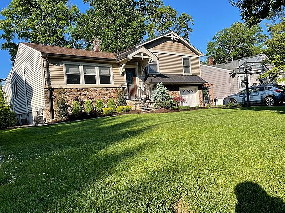 3rd image of 89 Woodland Ave