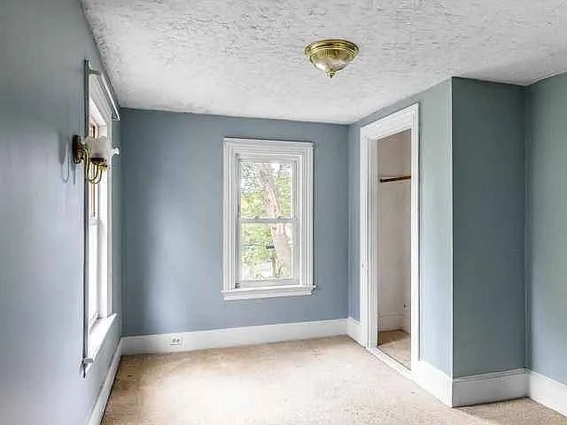 241 Center St #B — Photo 9