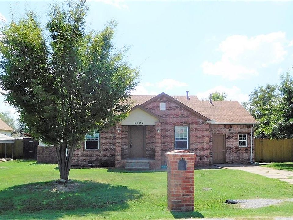 2nd image of 2427 Townsend Dr