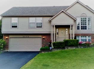 2130 Green Bridge Ln, Hanover Park, IL 60133