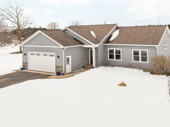 7391 Briar Ridge Dr, Traverse City, MI 49685