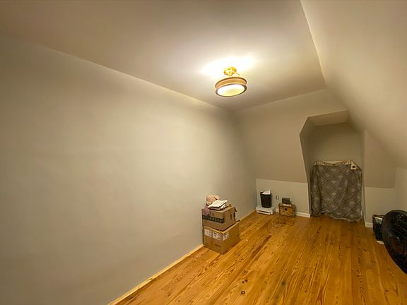 3rd image of 207 N Richmond St #2
