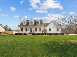 172 E Lee Dr, Kouts, IN 46347