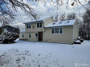 139 Rues Ln, East Brunswick, NJ 08816