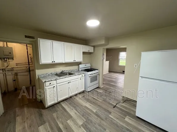942 S Central Dr, Lorain, OH