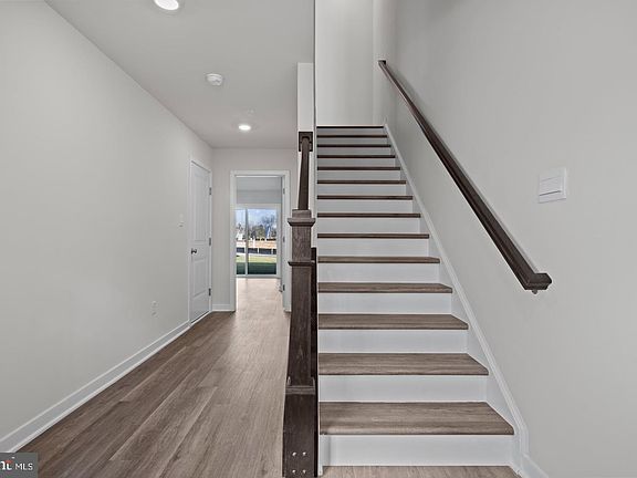 4th image of 15039 Douglas Fir Ln