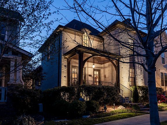 5th image of 523 Sydenham Dr
