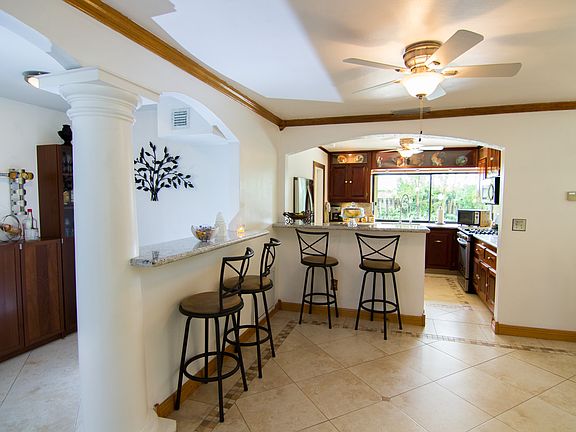 bar & kitchen