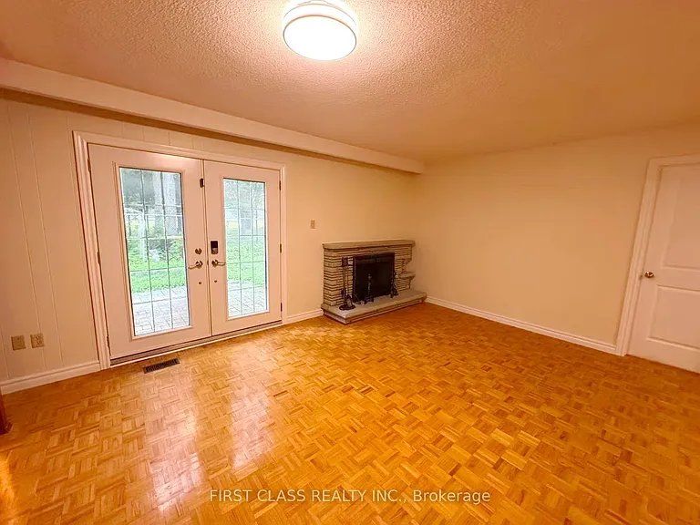 1353 Myron Dr #LOWER — Photo 13