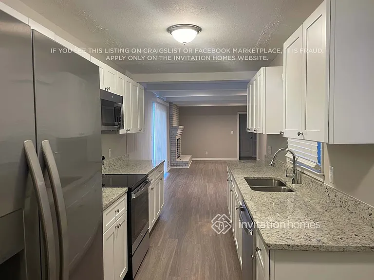 1861 Kinridge Rd — Photo 4