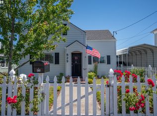 829 C St, Myrtle Point, OR 97458