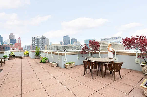 Sold by Compass | media 5