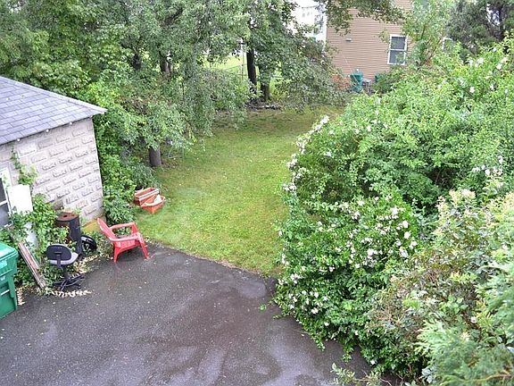 4th image of 119 Jerome St