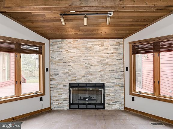 5th image of 200 Berrywood Dr
