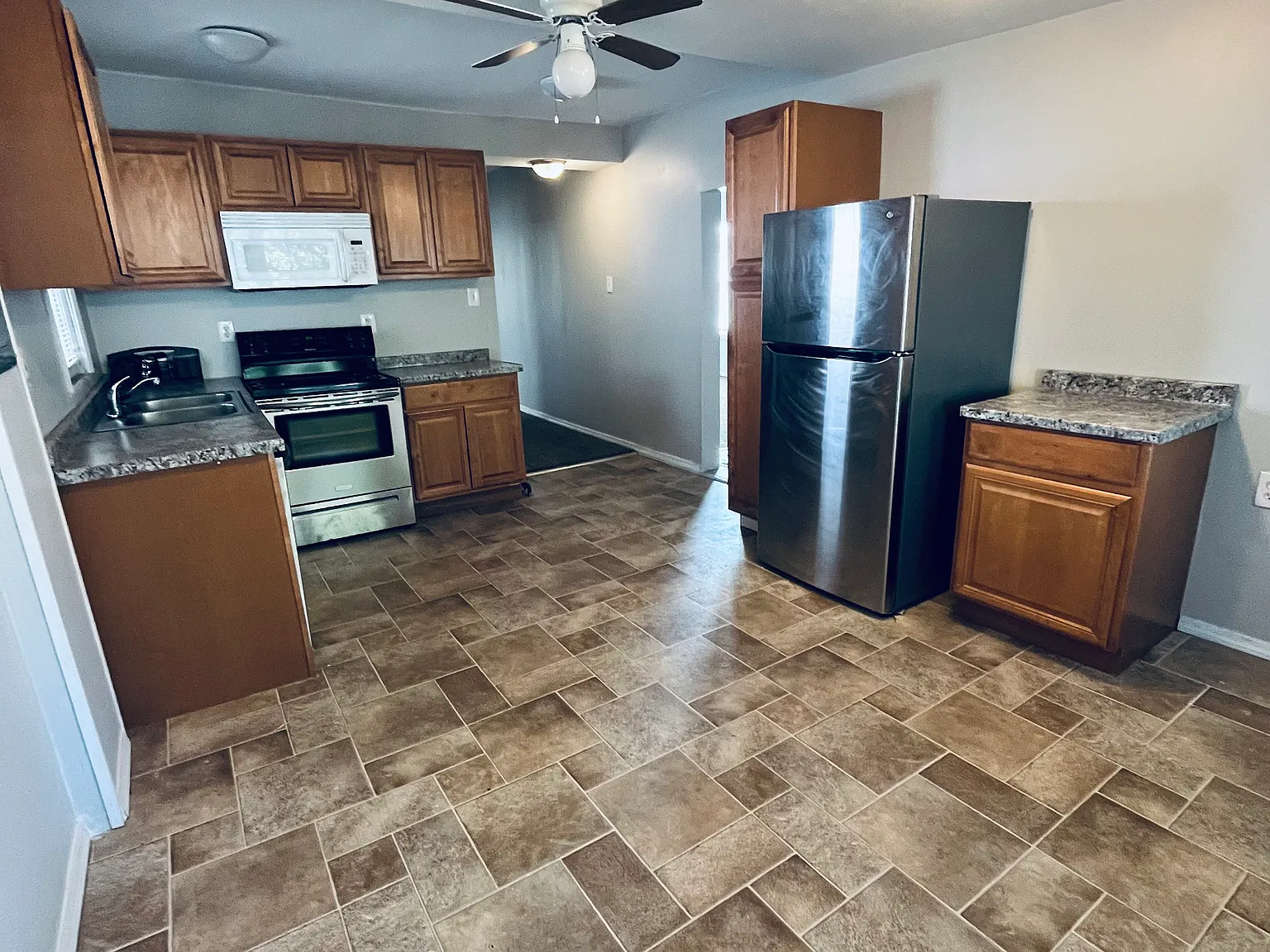 2 bed, 952 sqft, $1,399 — Photo 4
