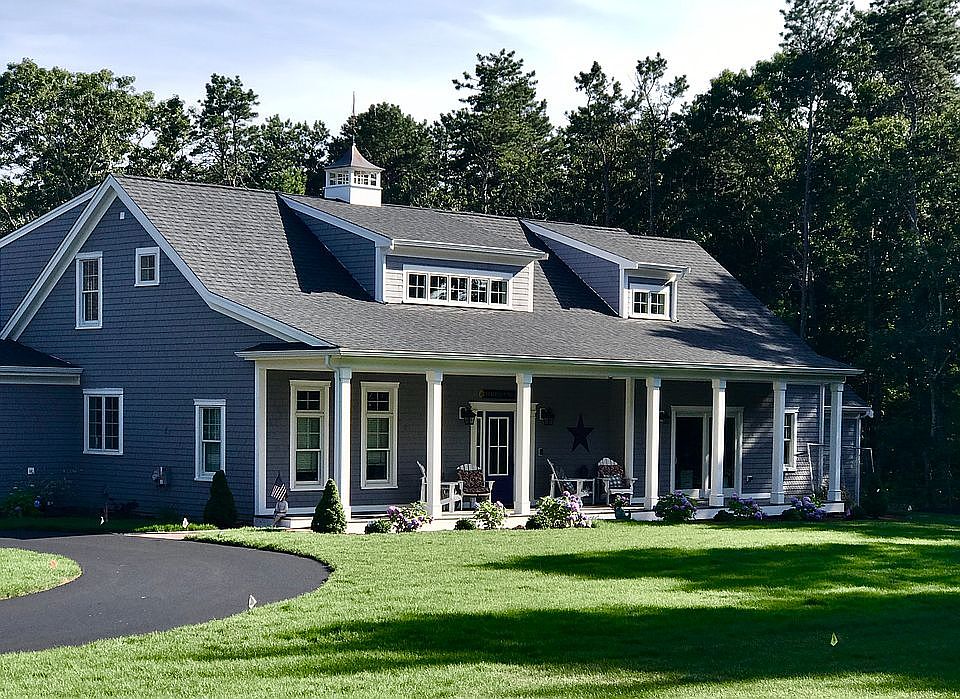 Modern Farmhouse, pondfront