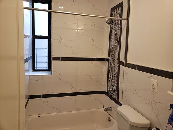 5th image of 270 Clarkson Ave #240