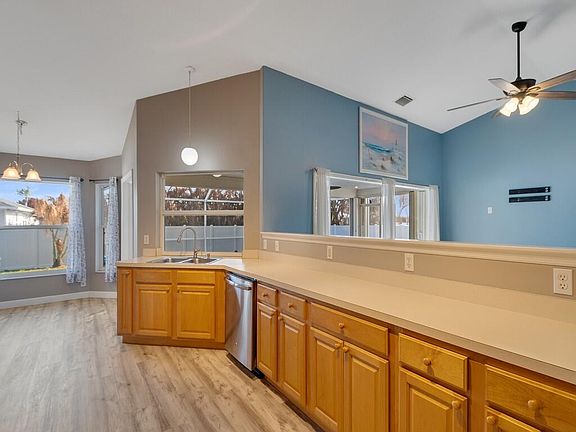 3rd image of 492 Biscayne Lane
