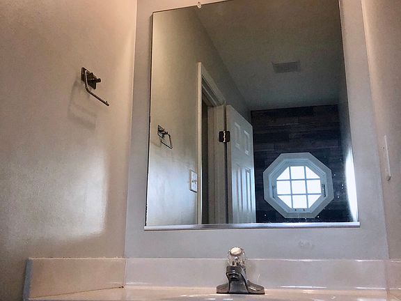 Downstairs 1/2 Bath