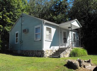 102 E Second St, Hardy, AR 72542