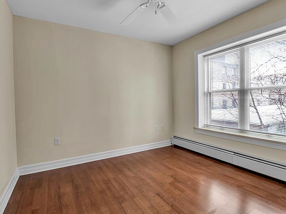 3rd image of 1040 Delaware Ave APT 207
