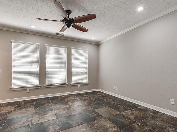 5th image of 2802 Kings Retreat Cir