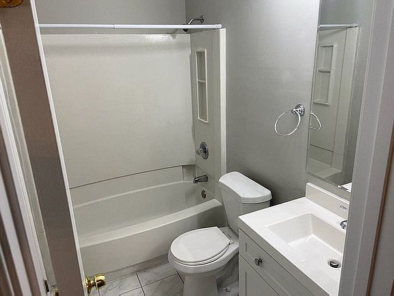 3rd image of 1517 Heritage Ave