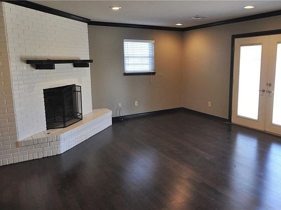3rd image of 10416 Lakeside Dr